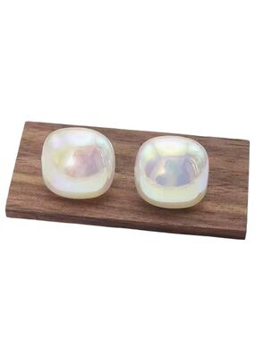 🕊️Iridescent Gradient Faux Pearl Stud Earrings